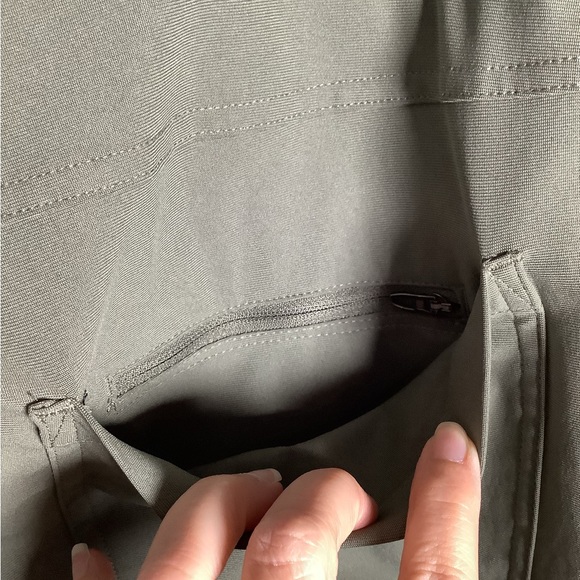 Lululemon Men's Olive Green Pants - Picture 6 of 9